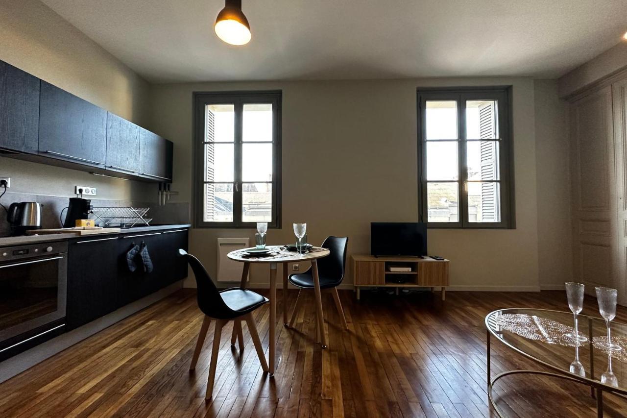 Le Magistral Beautiful One-Bedroom Apartment In The Historic Heart Of Tours Exterior photo